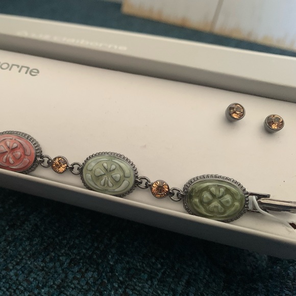 NIB Liz Claiborne Bracelet and Earrings - Picture 2 of 3